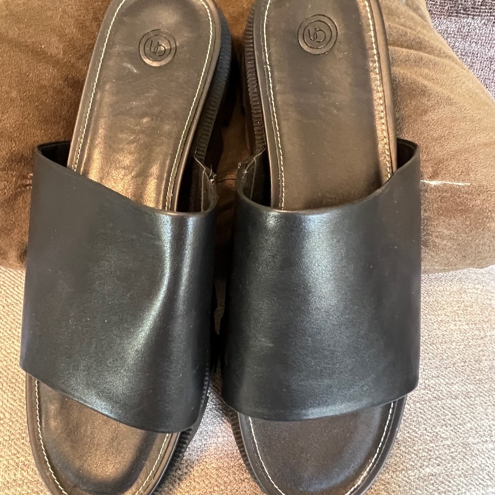 Urban Outfitters BlackLeather Mules